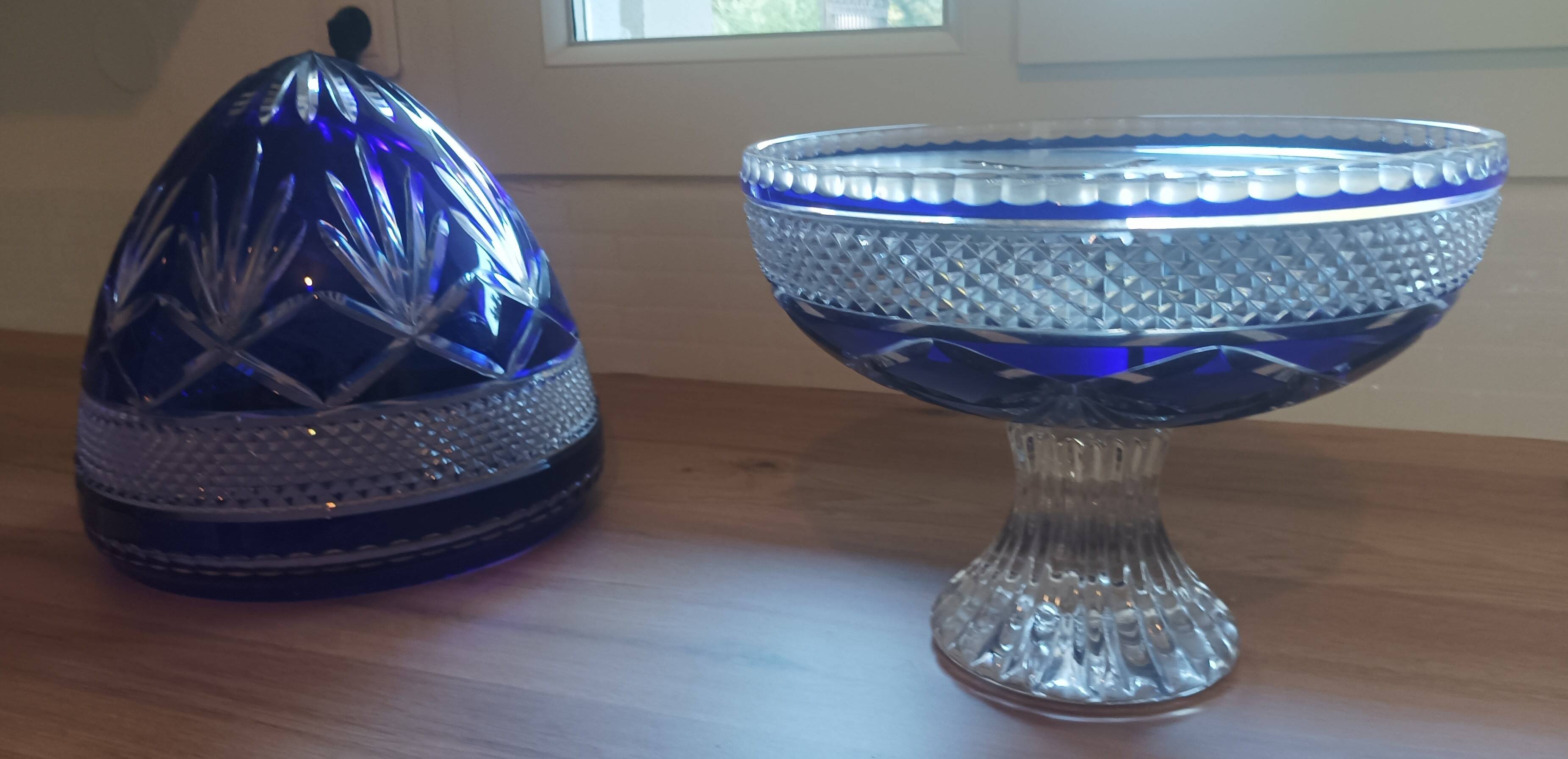 Champagne cellar in blue crystal from Lorraine