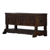 Danish baroque oak buffet from the early 18th century, carved details, 1700-1750.