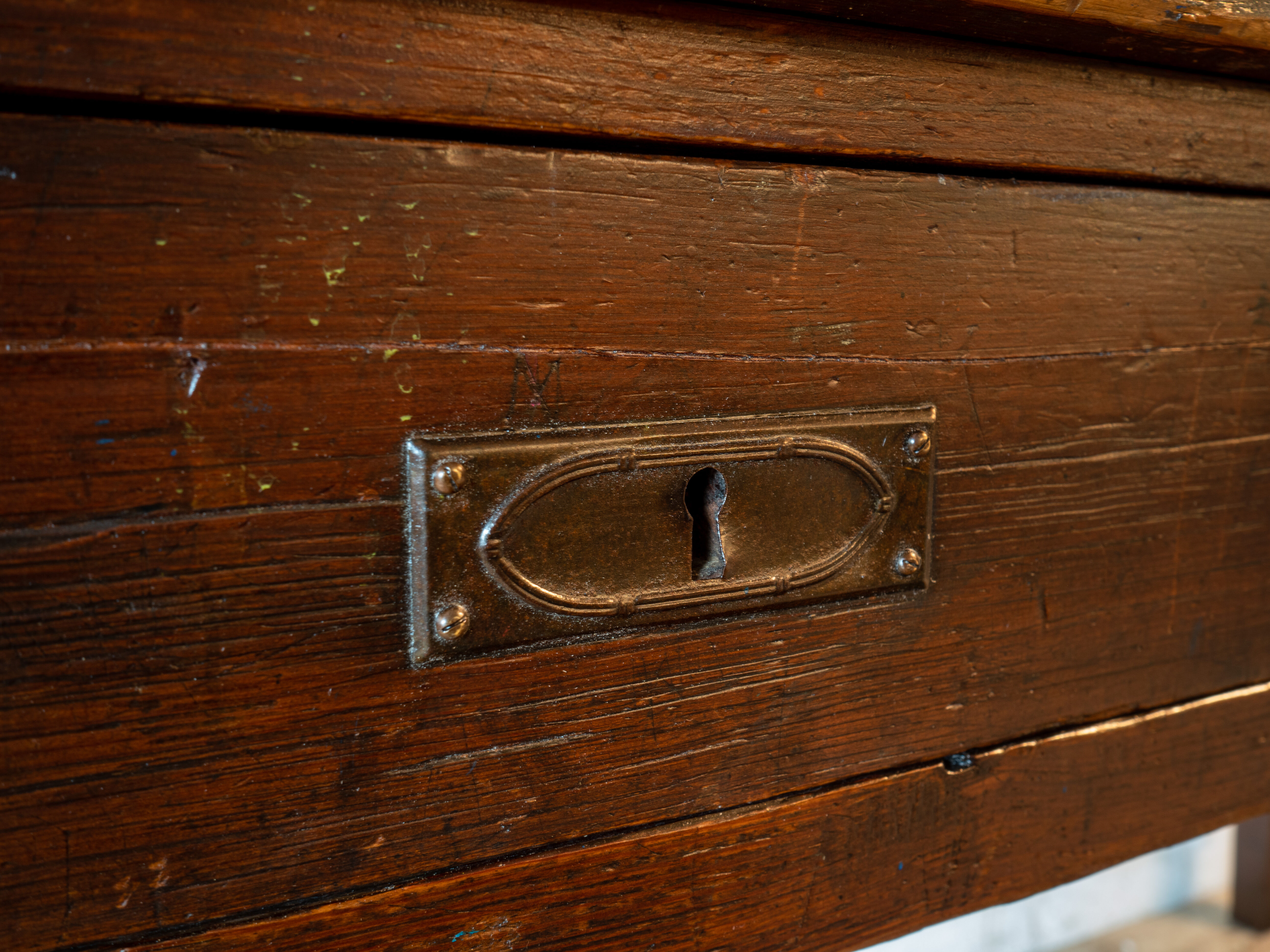Antique table with 2 drawers in patina