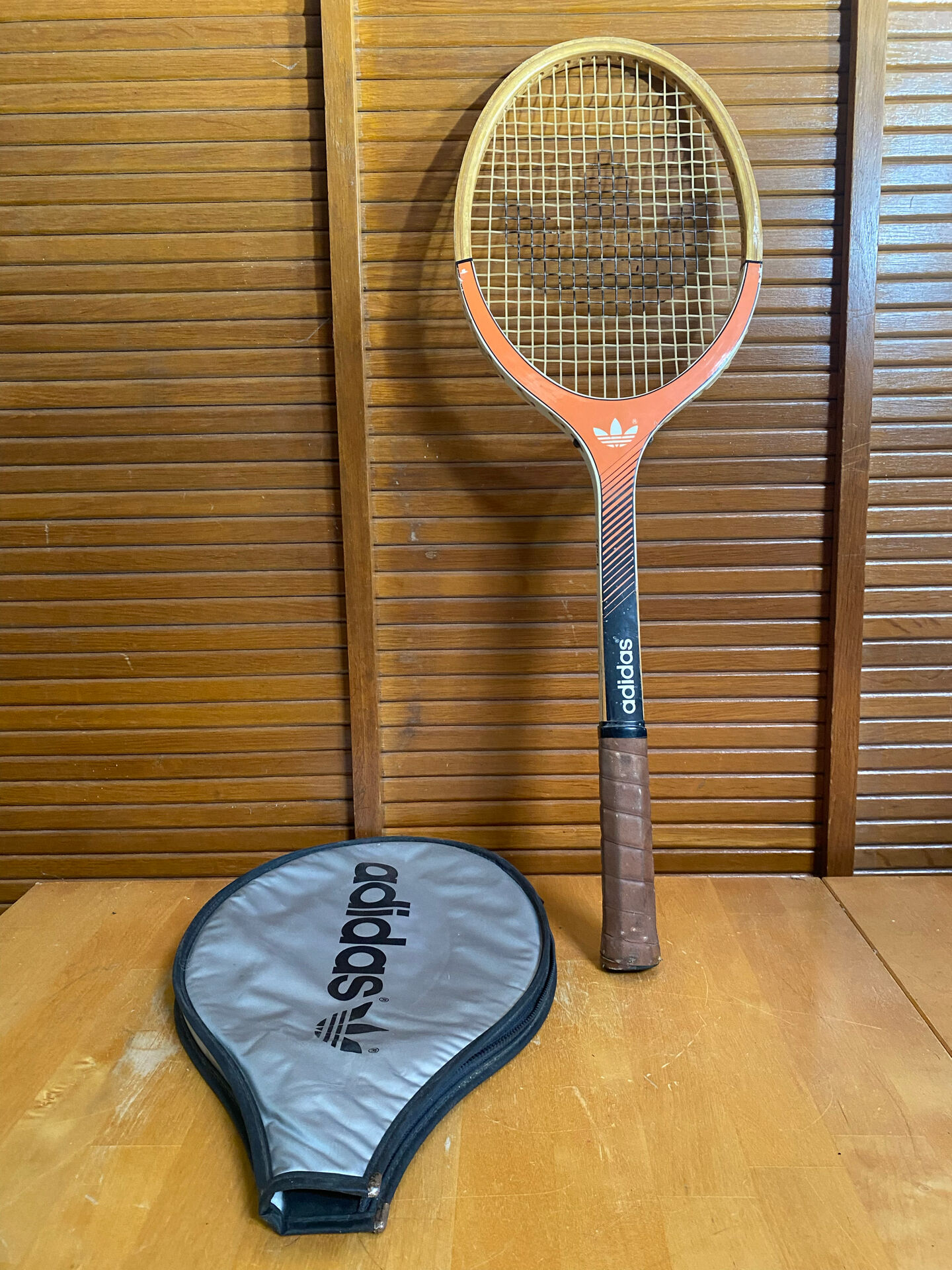 Vintage adidas lady wooden tennis racket + adidas vintage cover #e19