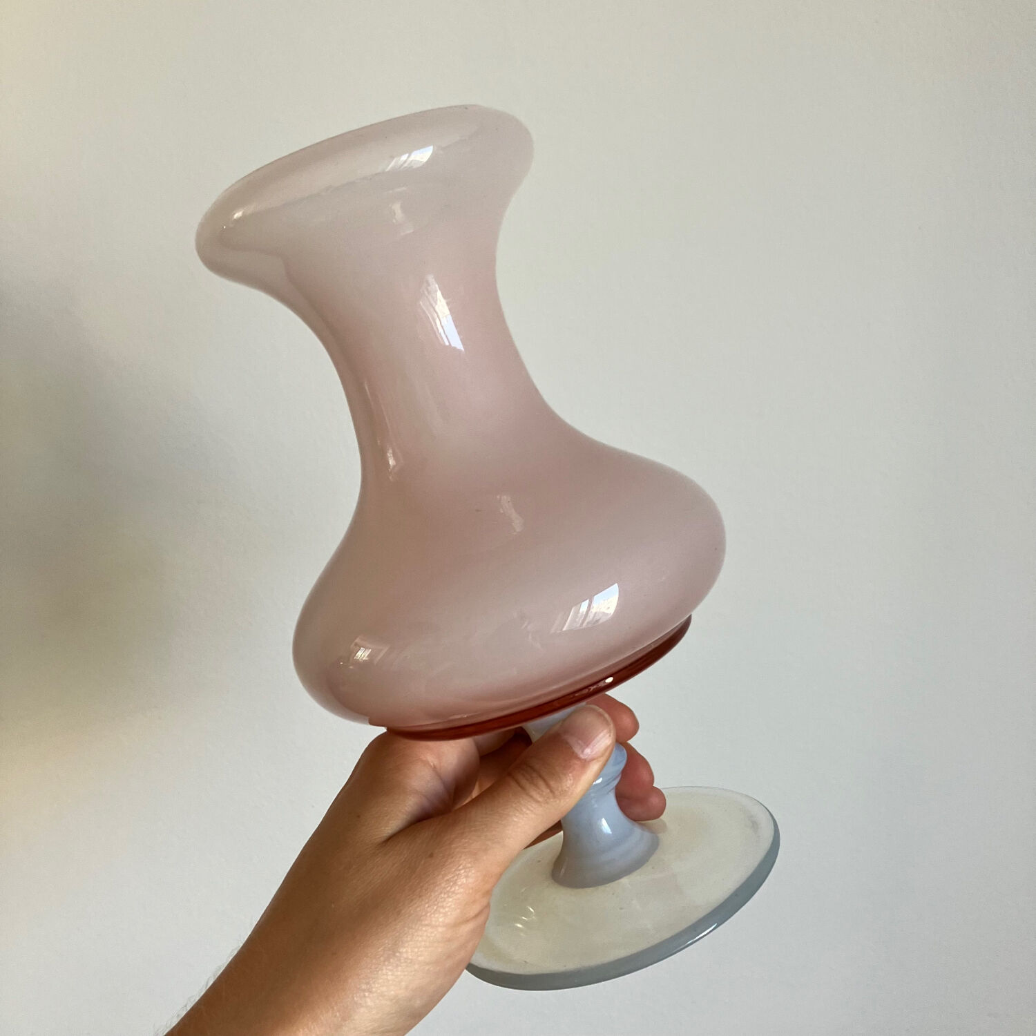 Vase on foot in opaline