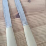 Set de 11 couteaux en bakélite et inox