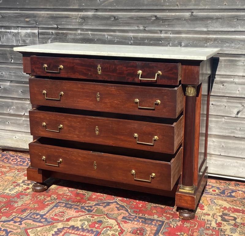 Commode d’époque Empire estampillée en acajou