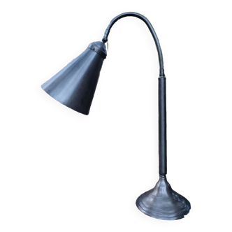 Gooseneck desk lamp