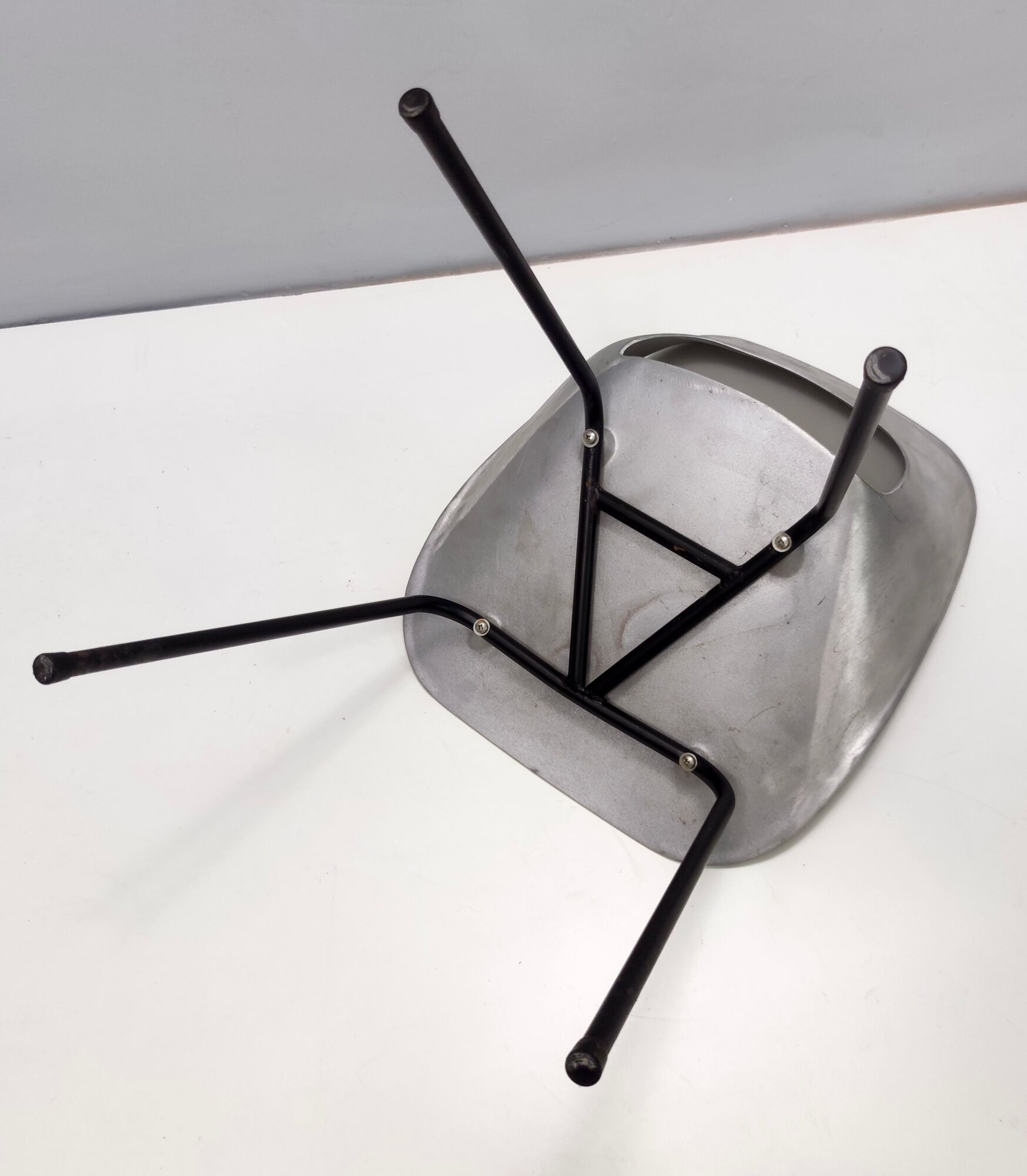 Set of Three Aluminum "Tulipe" Tonneu Chairs by Pierre Guariche, France
