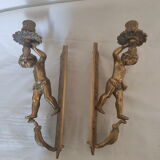 Pair of candlesticks in bronze