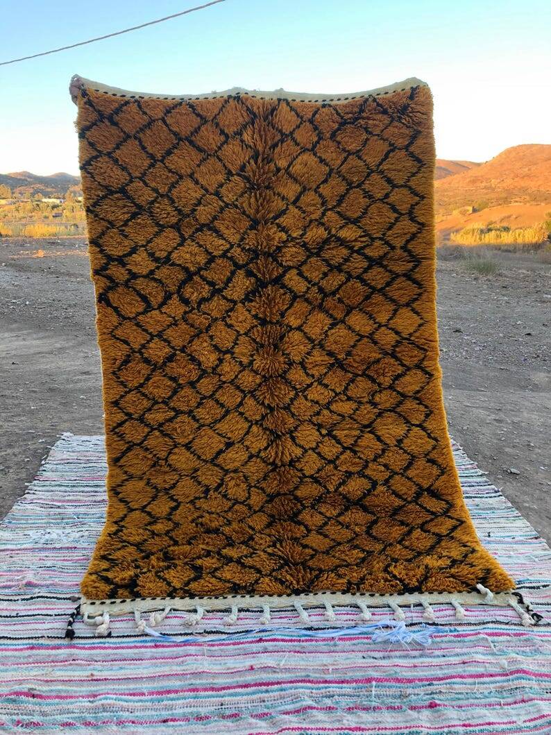 Traditional handwoven Berber rug, size 160 x 240 cm