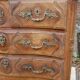 Commode d'époque Louis XV en noyer du 18e siècle (en cours de restauration)