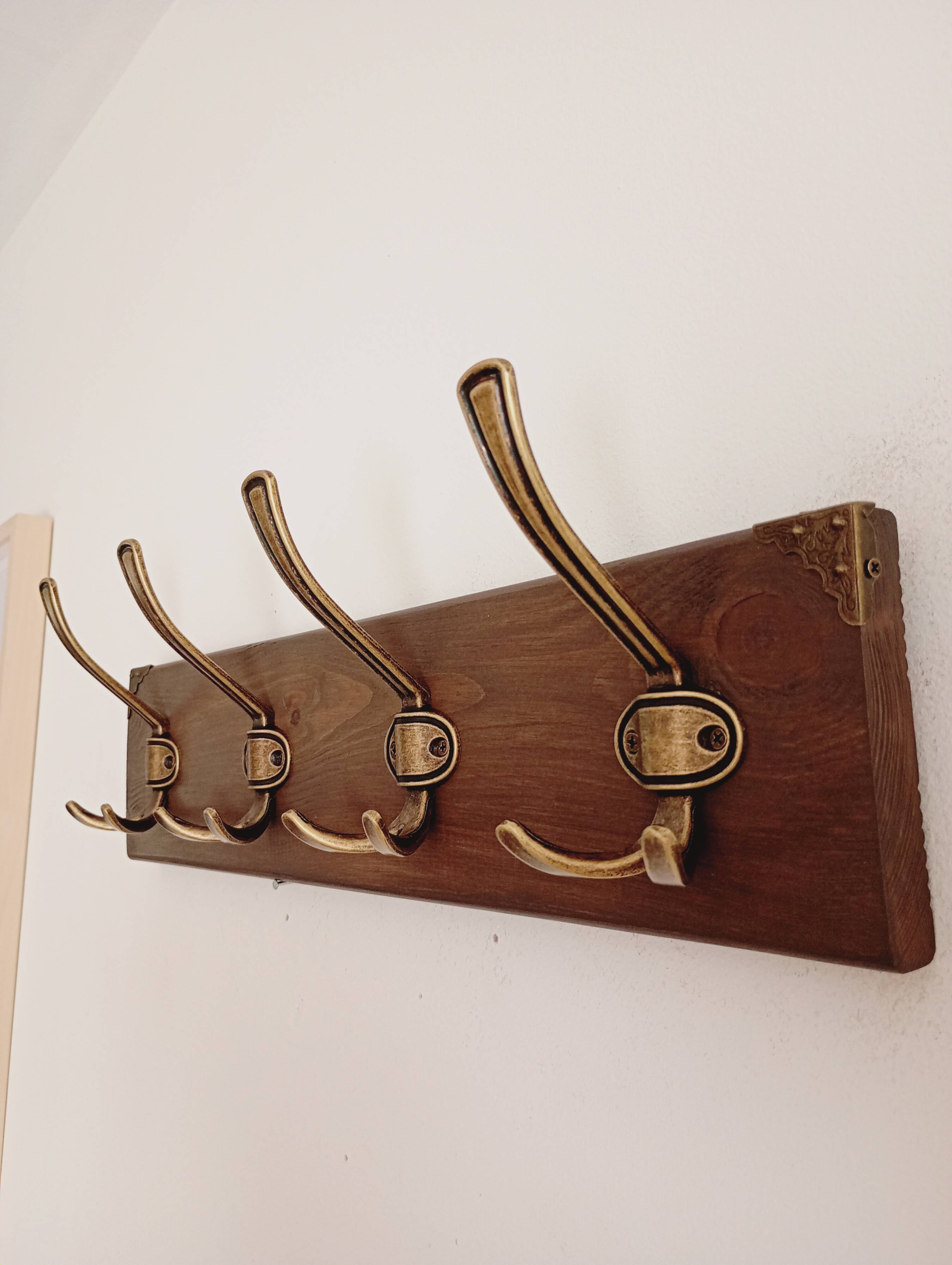 Rustic style wall coat rack – 50 cm – 4 metal hooks – Stained wood
