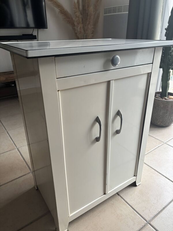 Petit buffet année 50