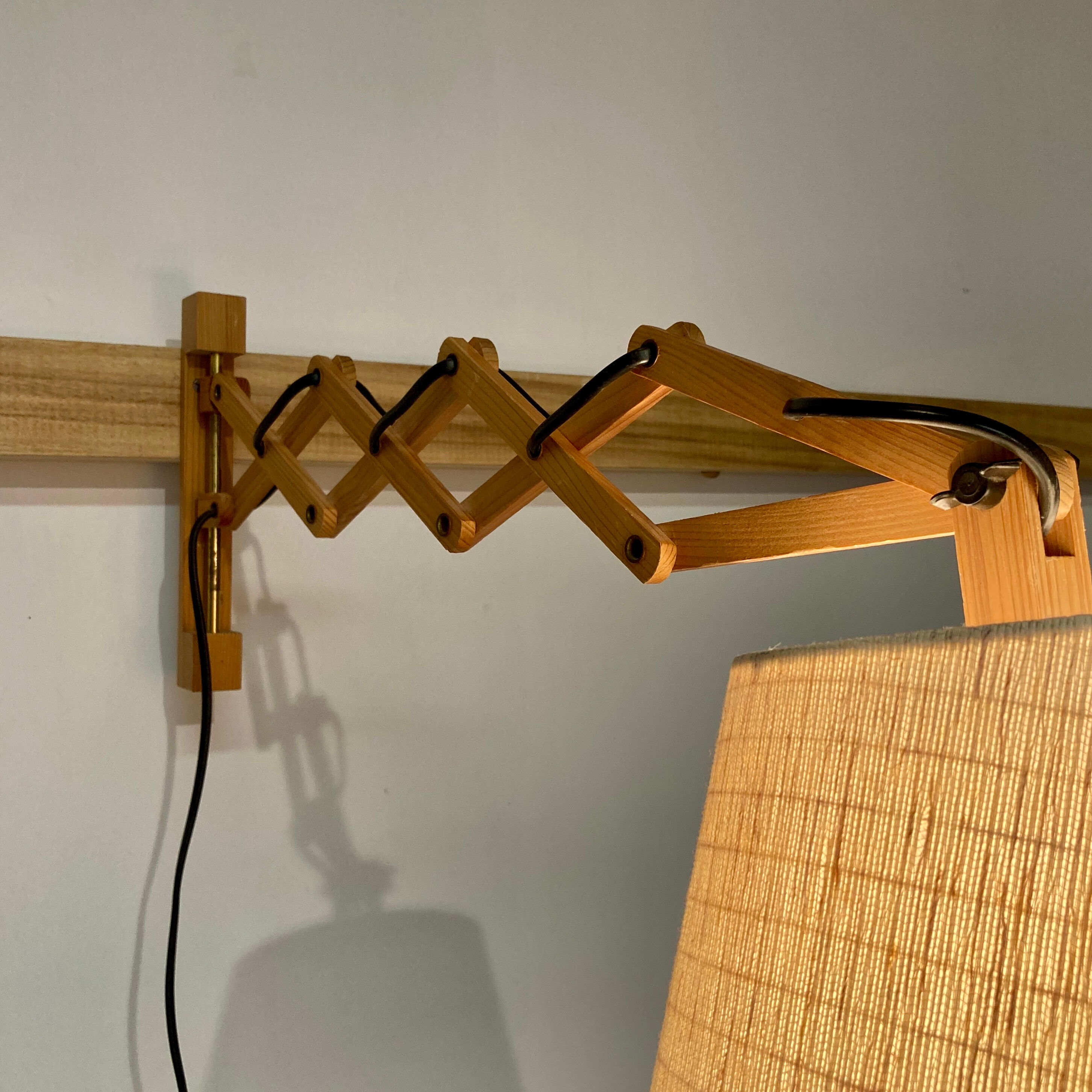 Wall lamp Le Klint scandinave 1950 Pair of 70's Plia chairs Castelli