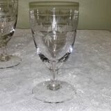 8 verres à vin