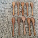 10 wooden spoons