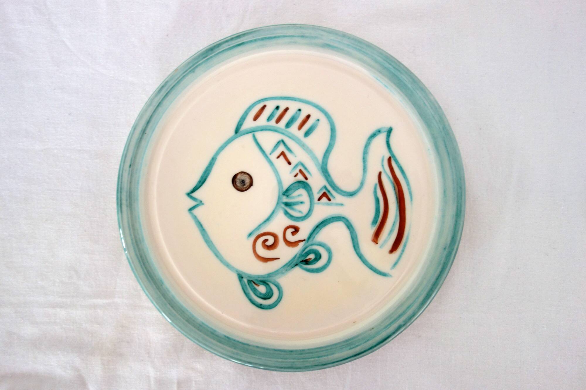 Assiette en céramique Lou Pignatier, Vallauris