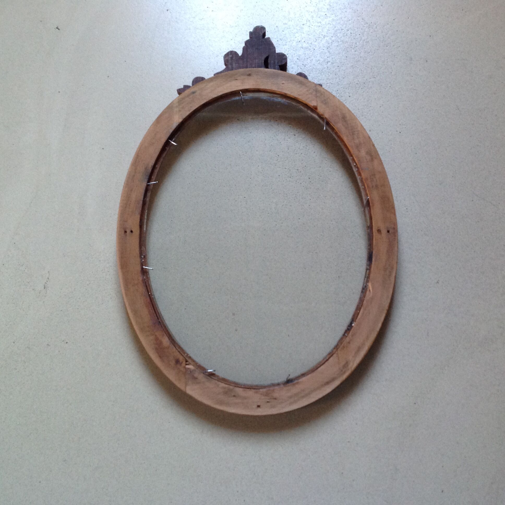 Wooden oval frame