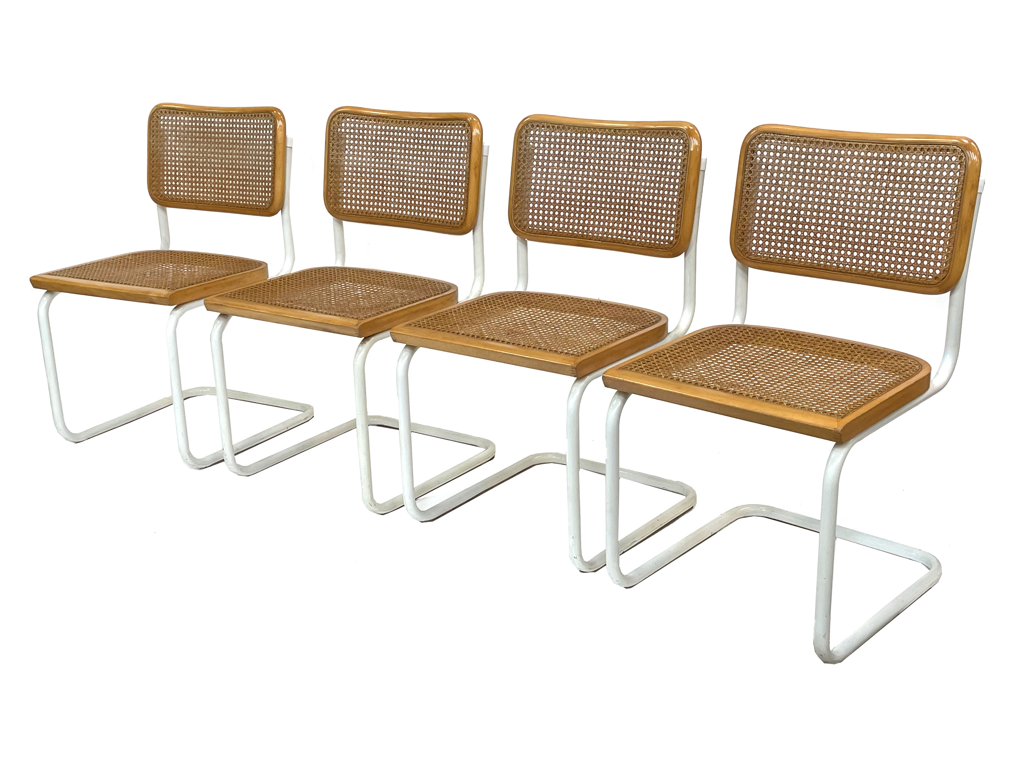 Ensemble de 4 chaises modèles Cesca de Marcel Breuer