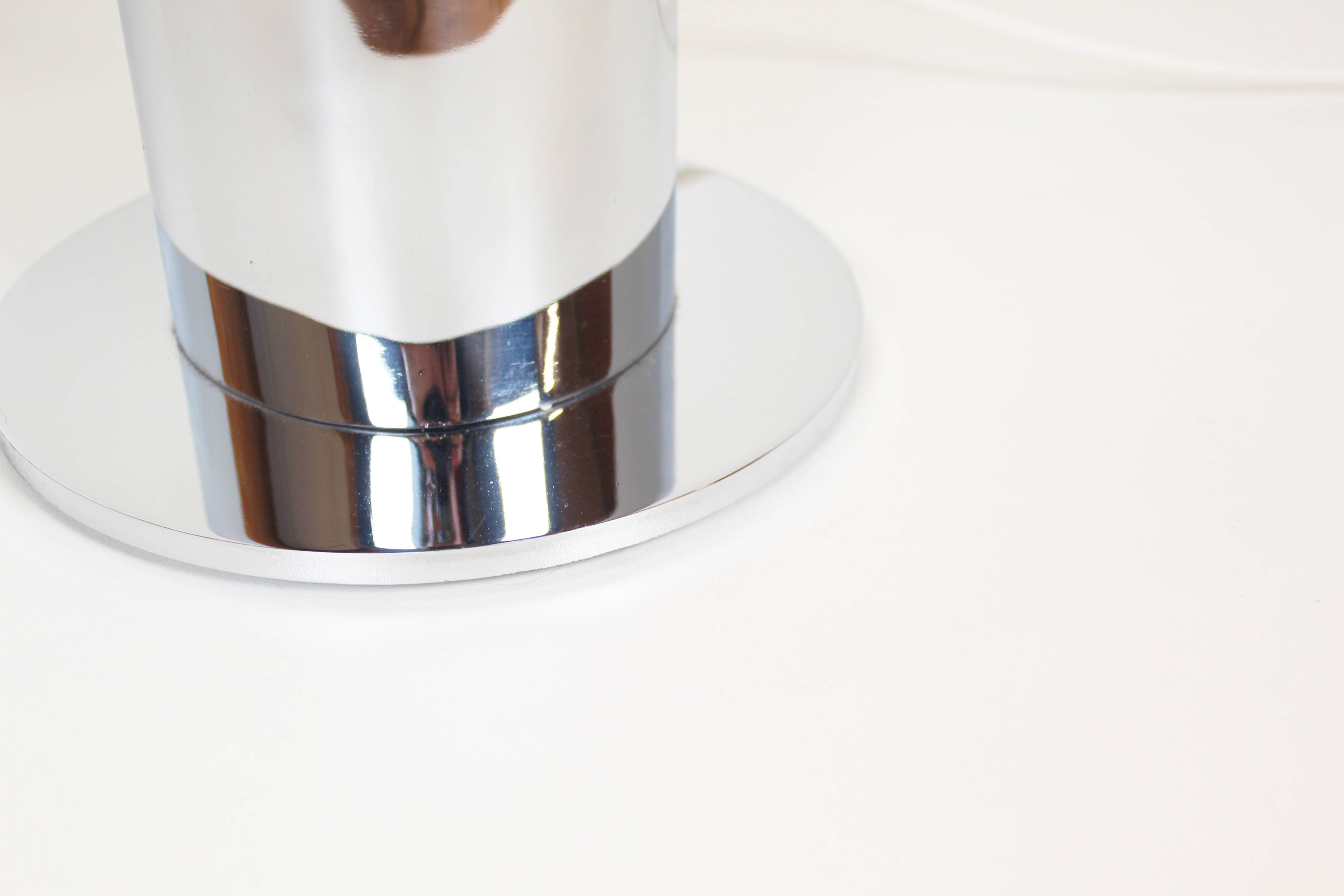 Italian "Membrana" table lamp by Toni Zuccheri for VeArt