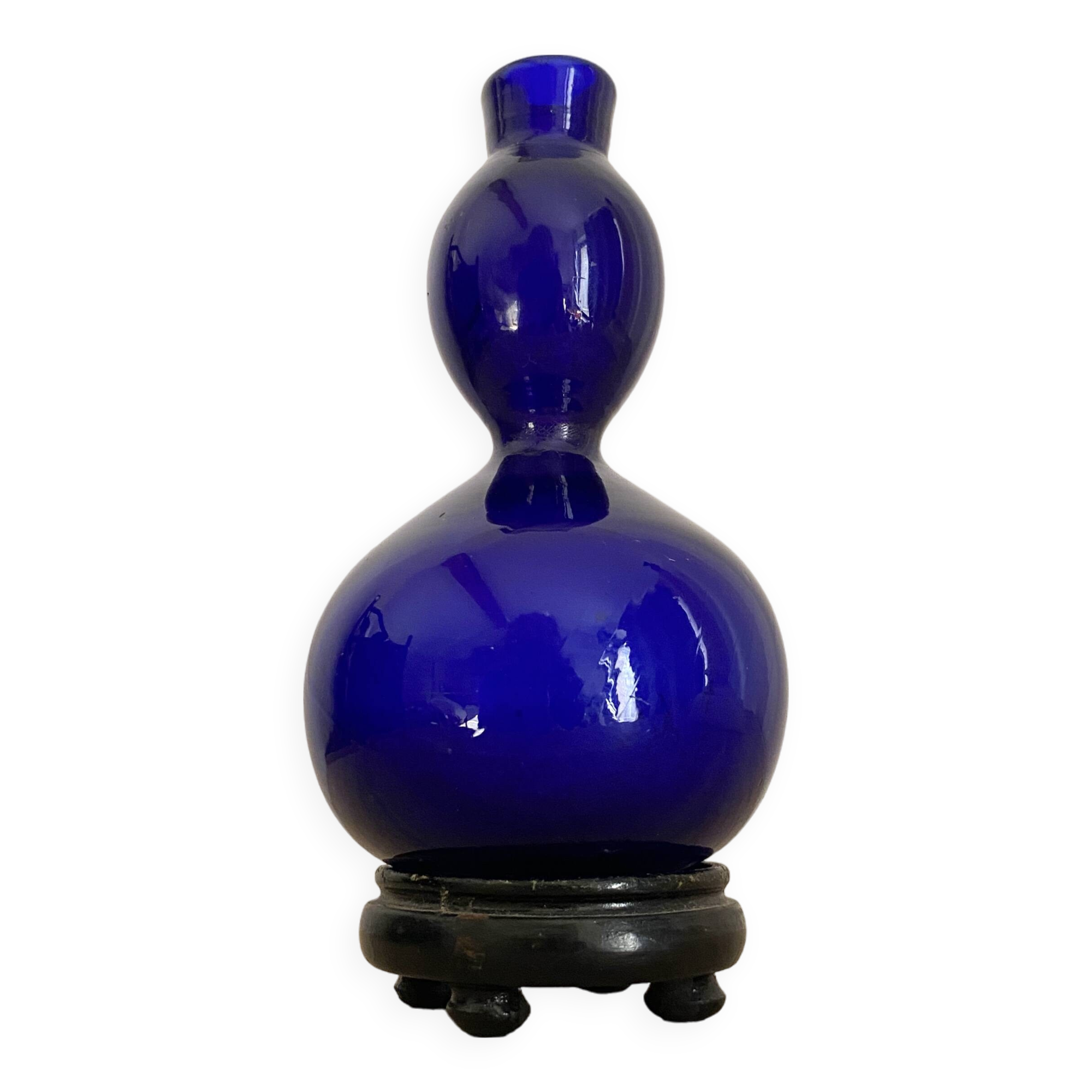 Blue opaline vase, wooden base