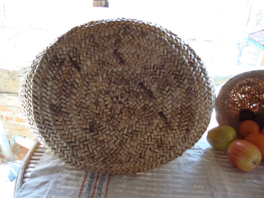 Vintage laundry basket with handles