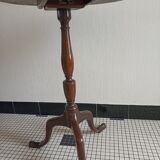 Pedestal table