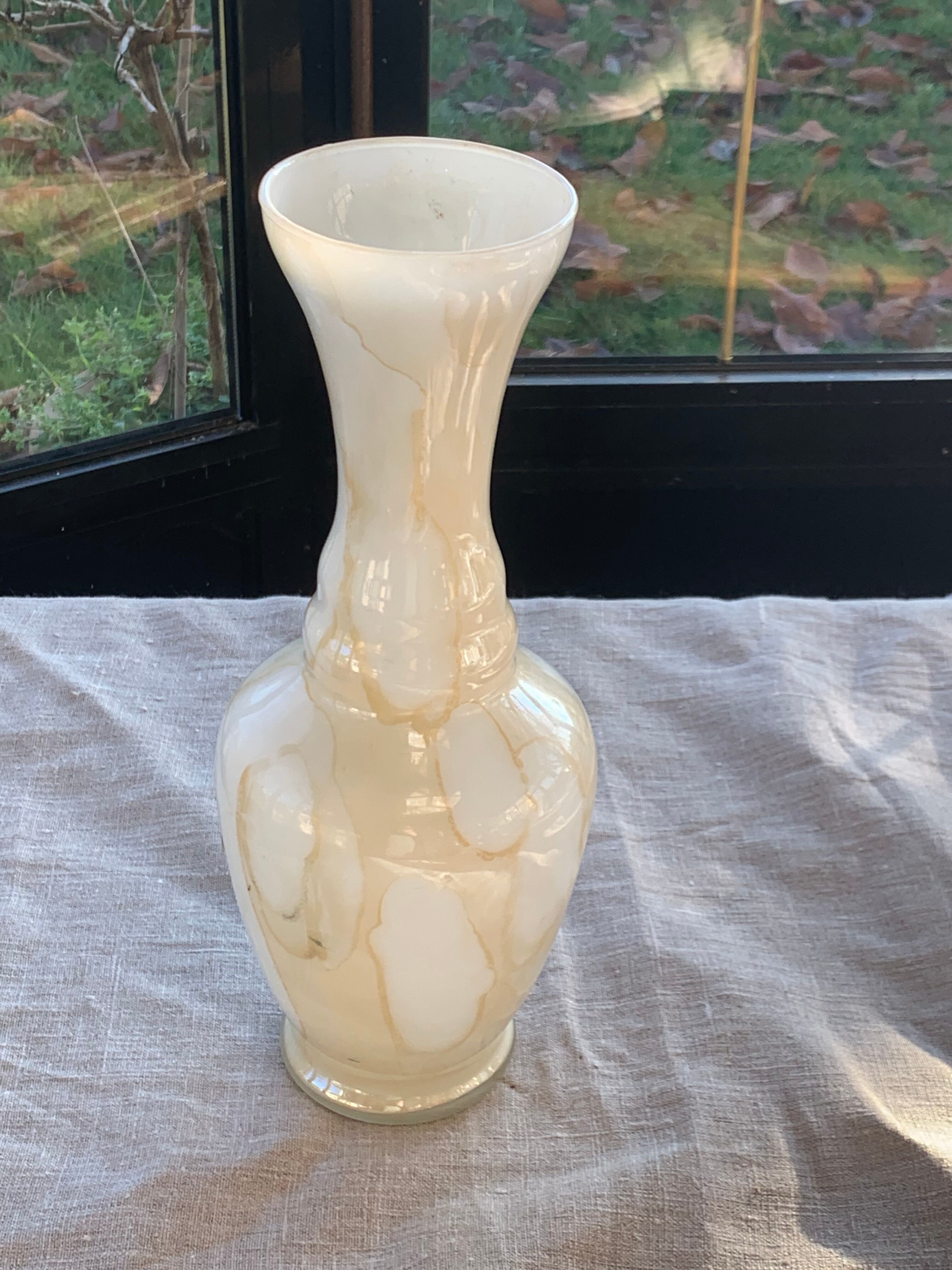 Beige opaline vase vintage marble effect