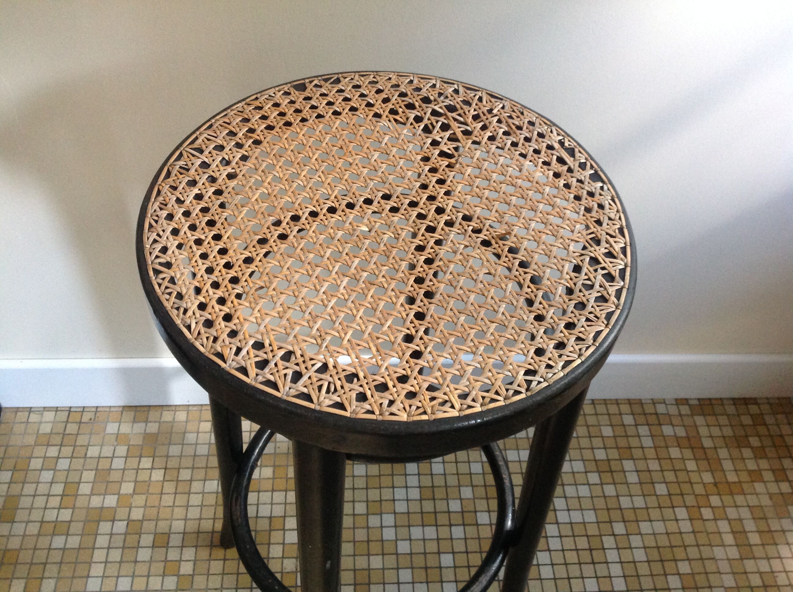 Bar stool
