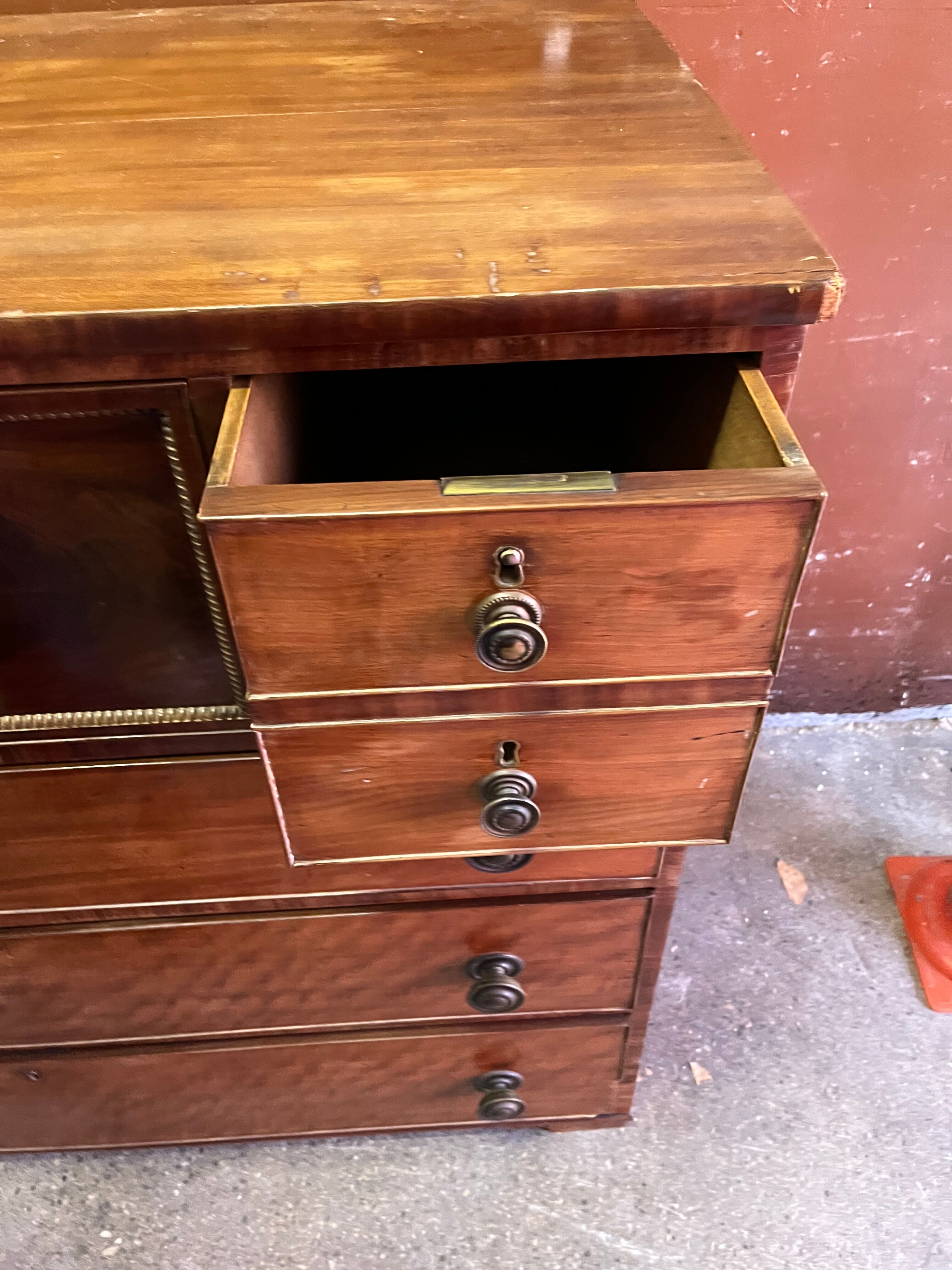 Commode secrétaire avec tiroirs