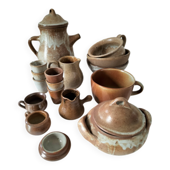 Vintage stoneware country house brunch service – teapot and bowls