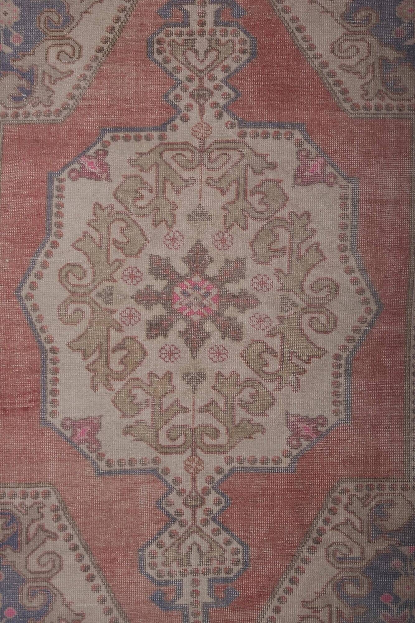 Vintage handmade Turkish rug 135x225 cm