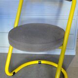 2 Chaises en métal jaune des années 70