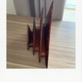 Thuja magnifying glass mail holder