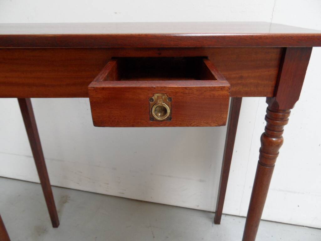 Antique mahogany sidetable