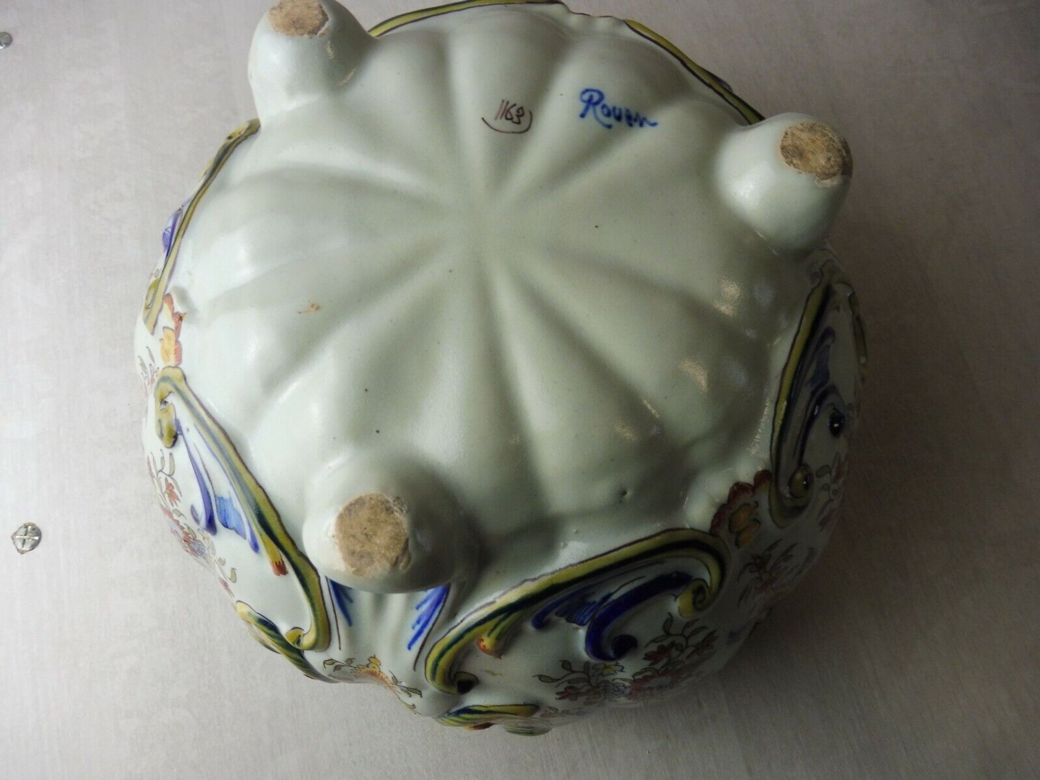 Old ceramic pot cover, decoration flowers, Rouen
