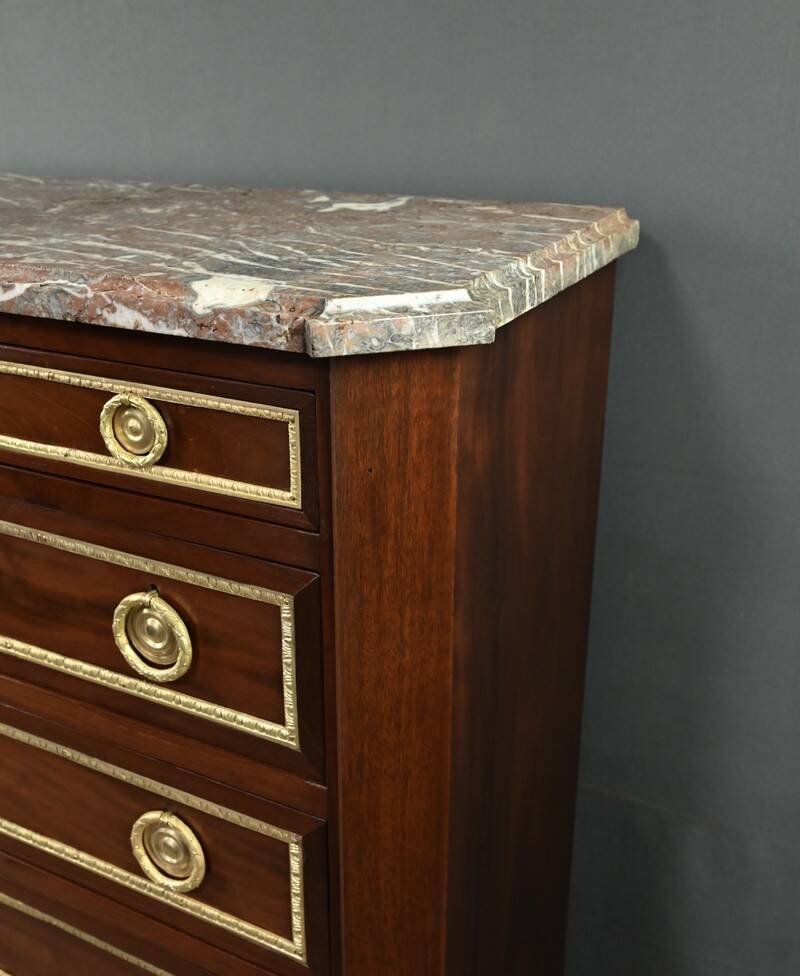 Mahogany veneer chest of drawers, Louis XVI period – Late 18th century