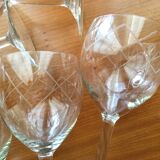 Set of 8 glasses of chiseled wine