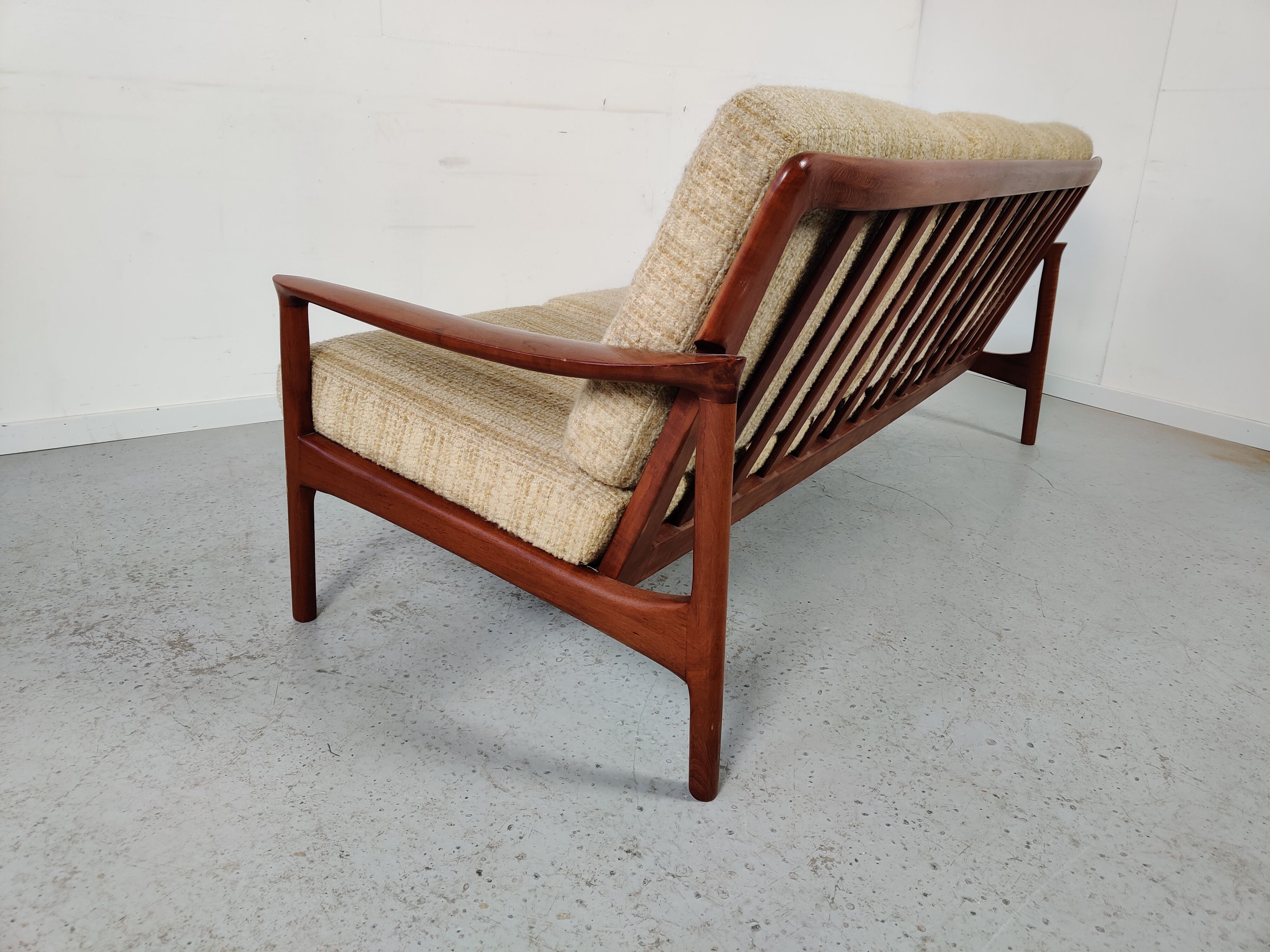Scandinavian teak sofa, Denmark 60s