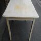 Table aux pieds galbés vintage
