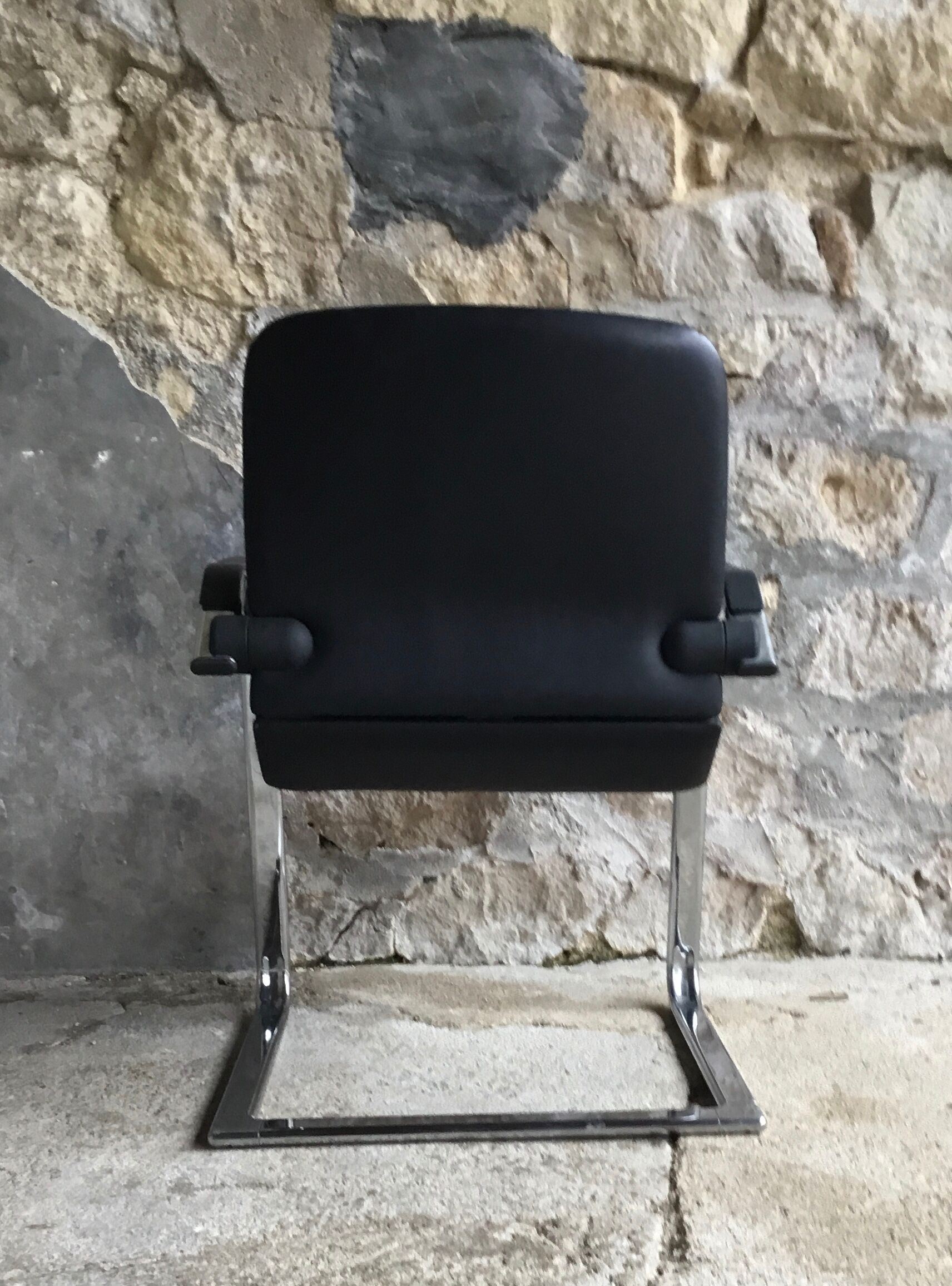 Ahrend Cirkel cantilever recliner desk - black leather - late 20th century
