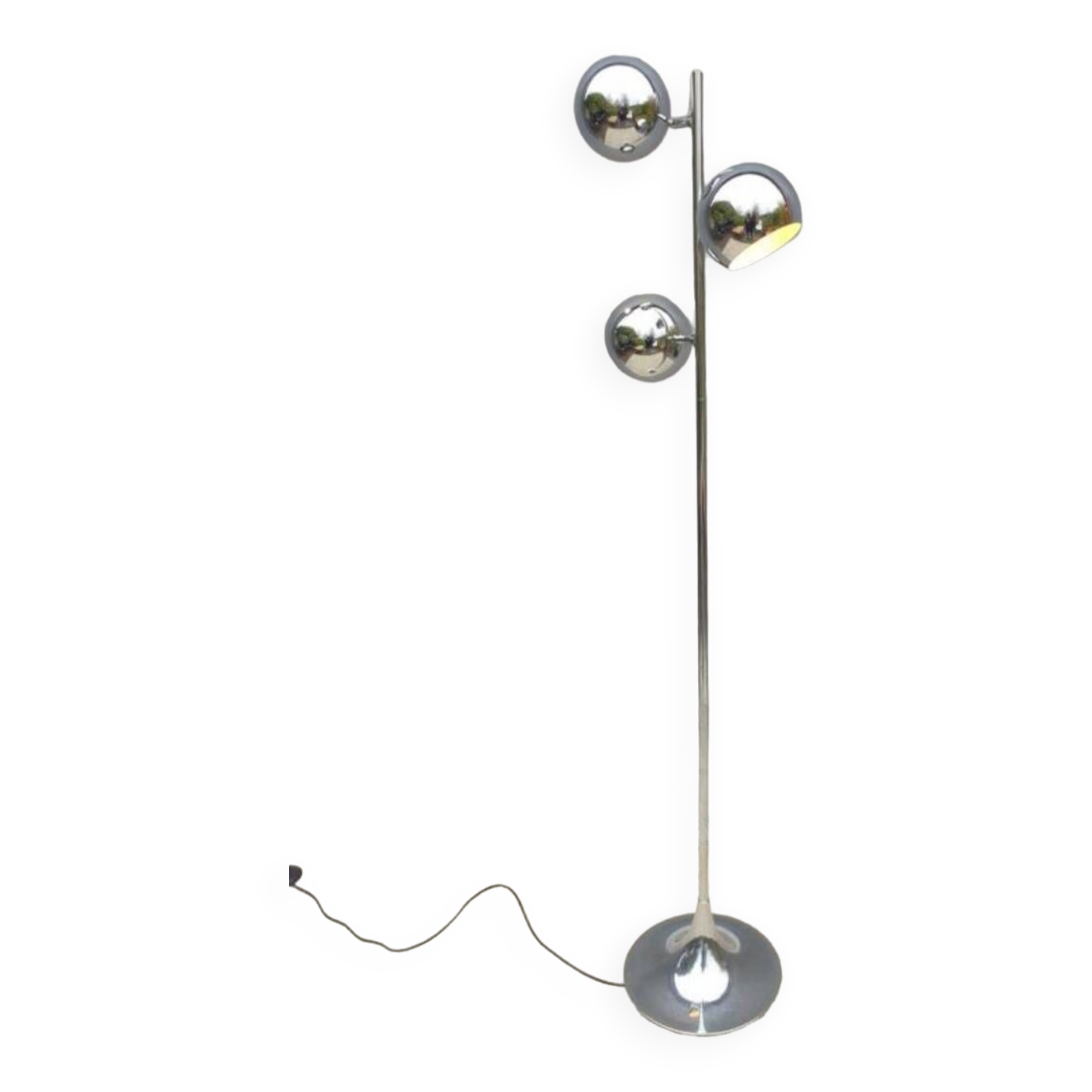 Eyeball lamp with tulip base