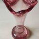 Vase floral/Verrerie de Clichy/Tons camaieus de roses. Motifs à points/Volutes. Haut 25,5 cm