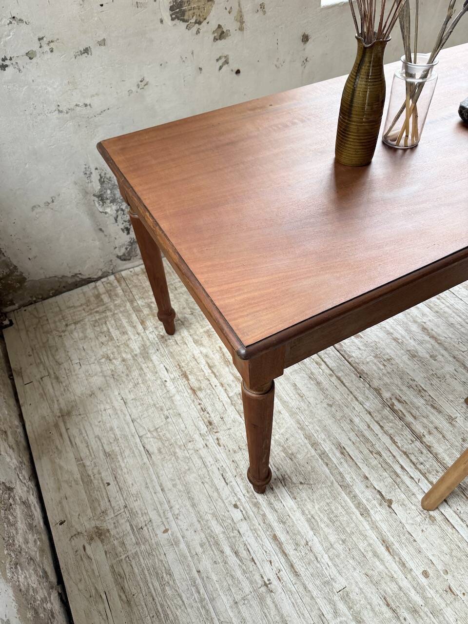 Turned leg cherry table 160cm