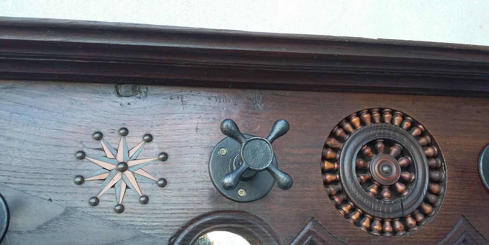 Breton entrance cabinet holder