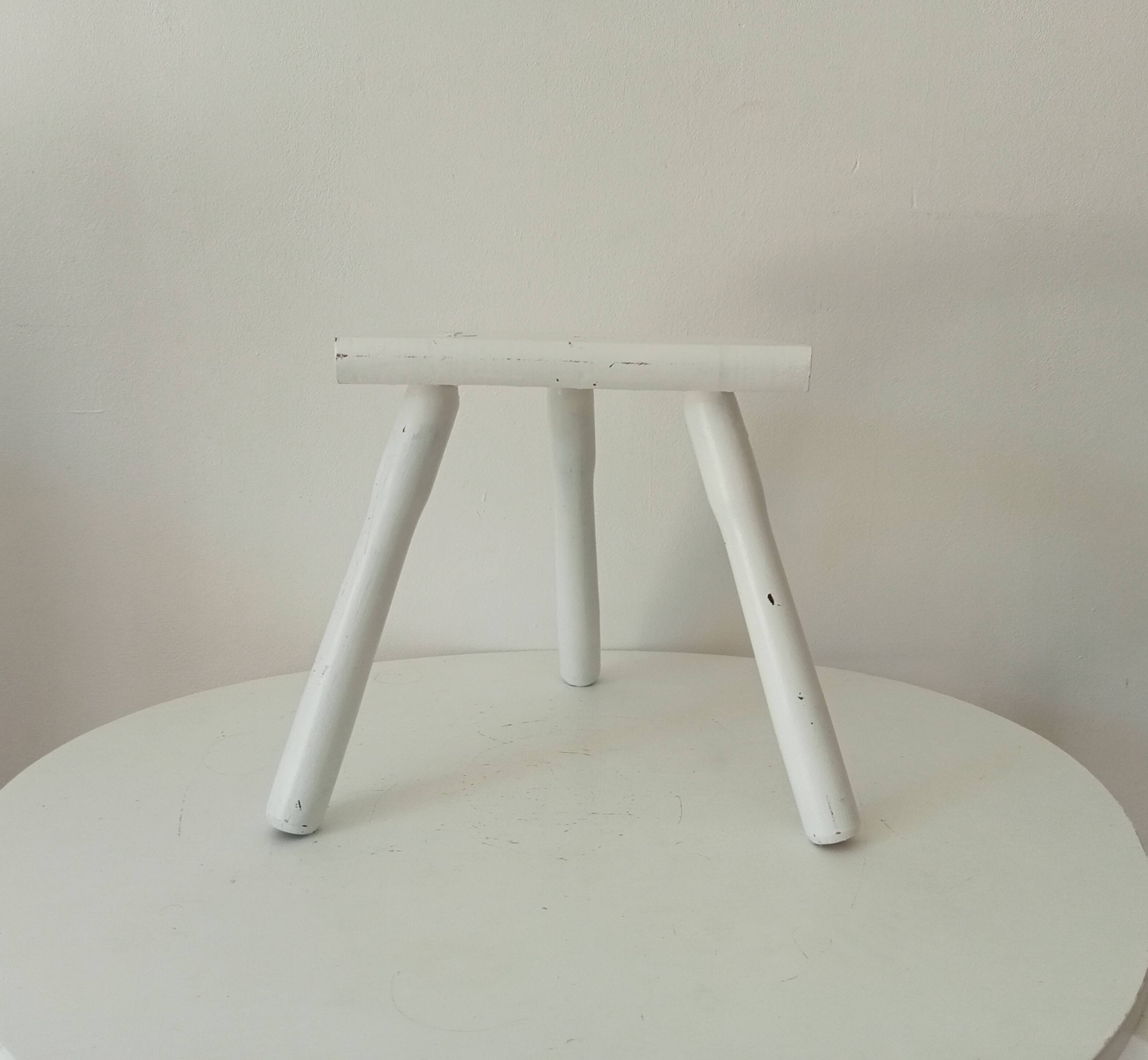 Vintage tripod milking stool
