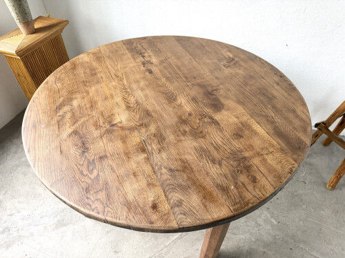 Brutalist round table in solid oak, 1950s.