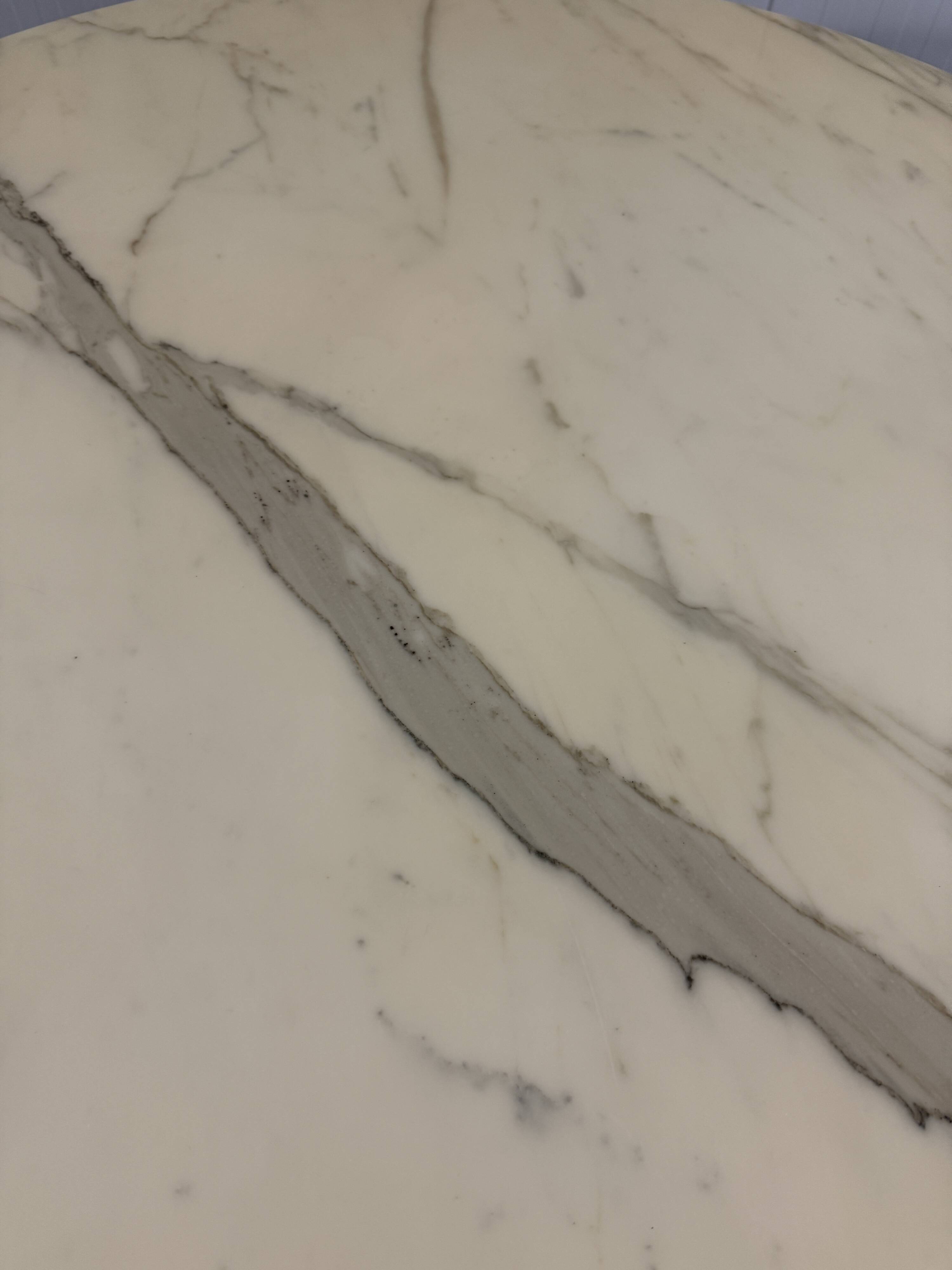 Round marble dining table with tulip foot 1960’s