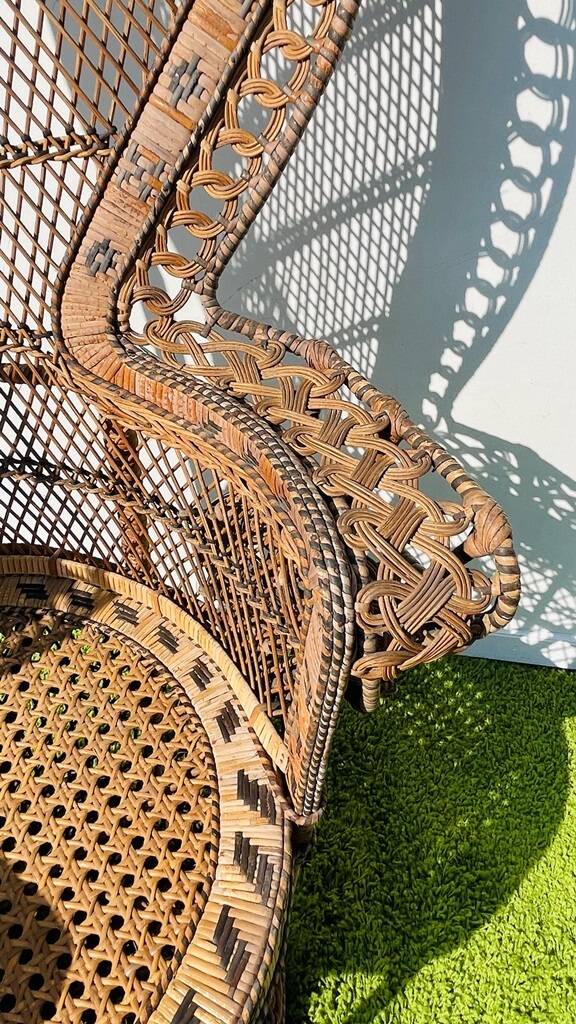 Fauteuil ' paon ' Emmanuelle XL. Vintage 70s