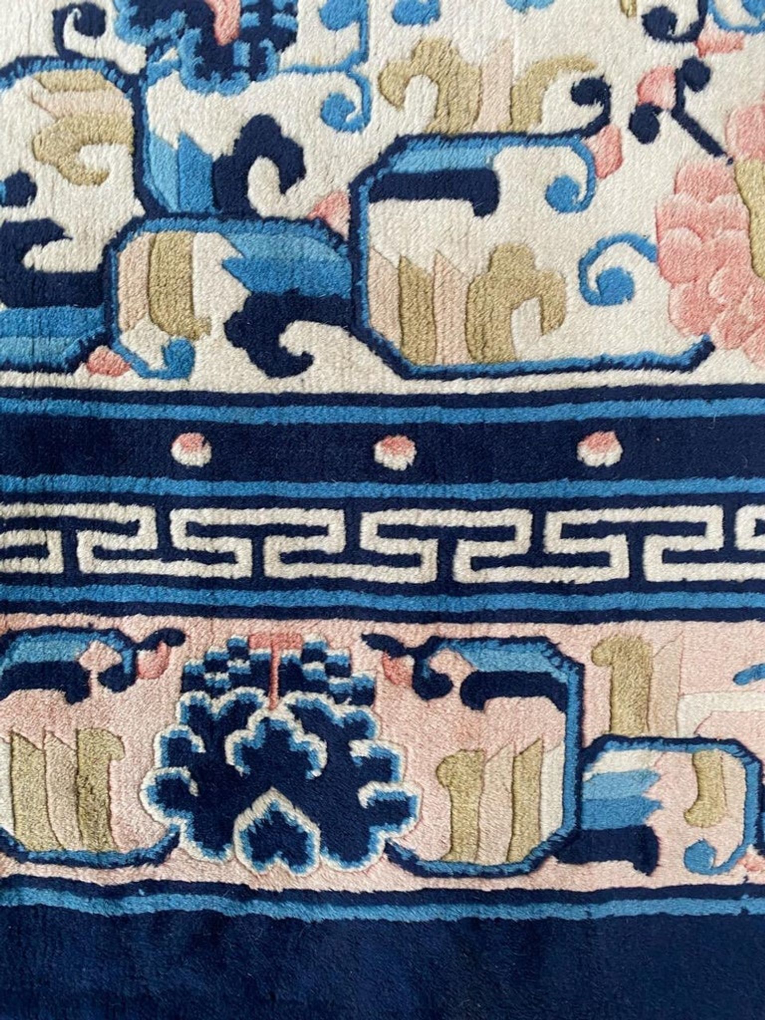 Tapis carré vintage Art Déco de Pékin Chine