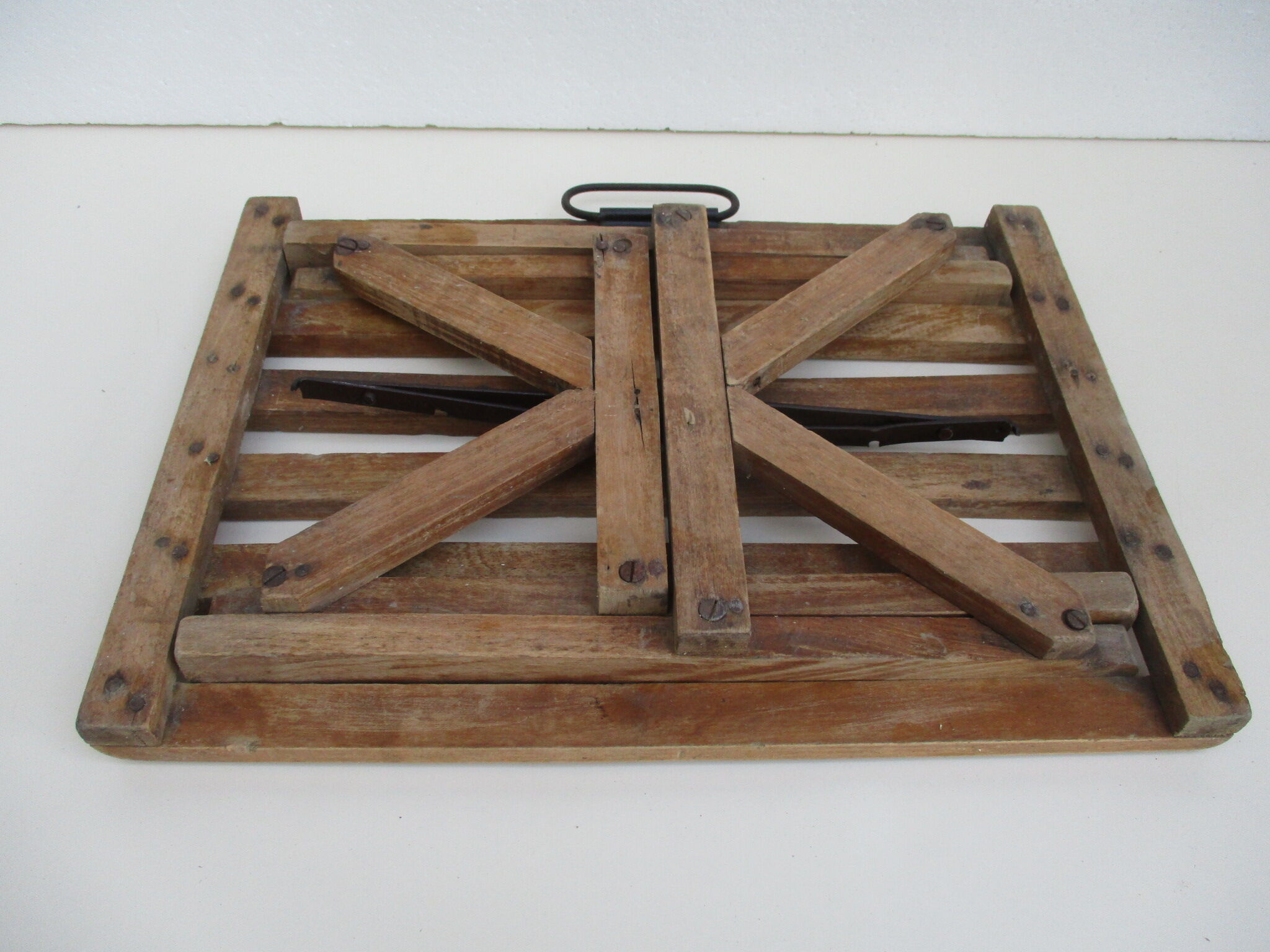 Siège pliant ancien en bois