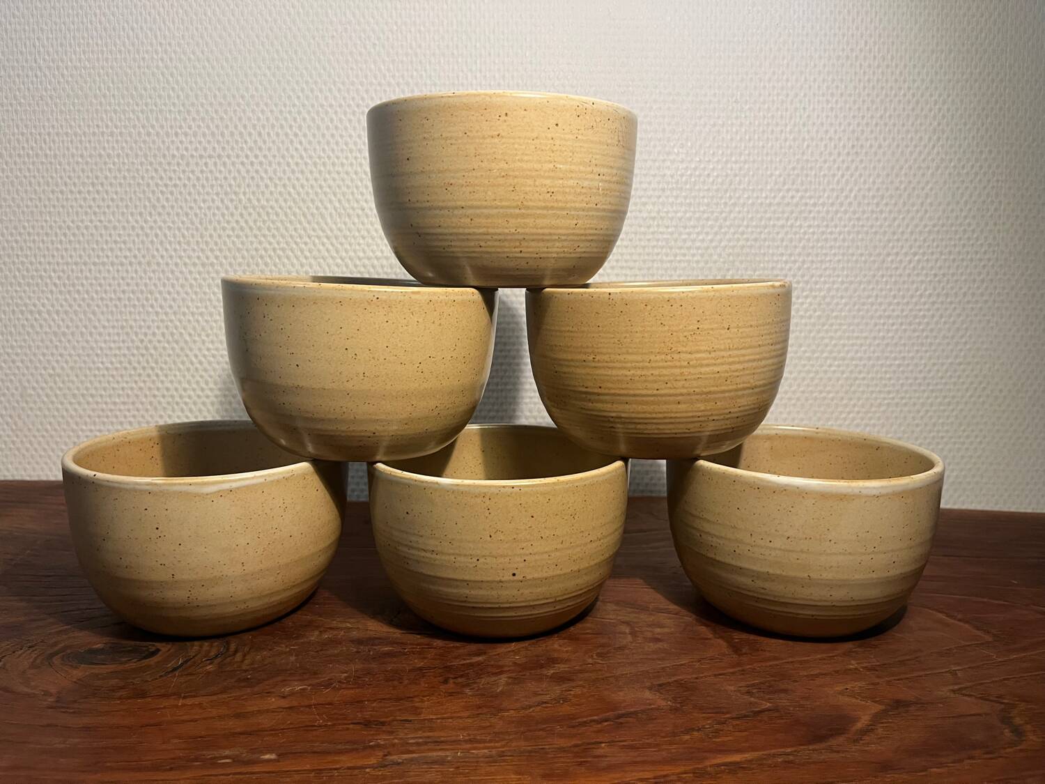 Lot 6 stamped stoneware bowls