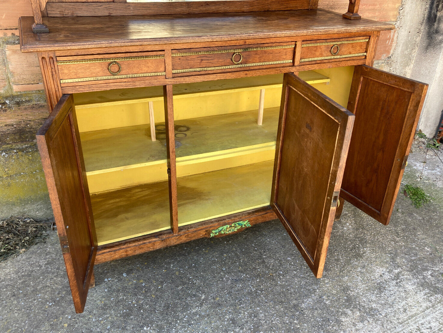 Buffet double corps à décor de fleurs des champs